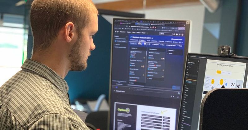 Michal fokusert på oppgavene sine